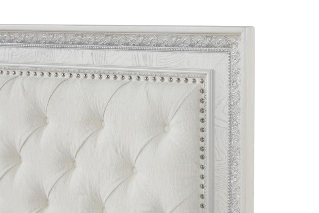 Stella Mia 4 Pc 5 Pc Queen Bedroom Set White & White