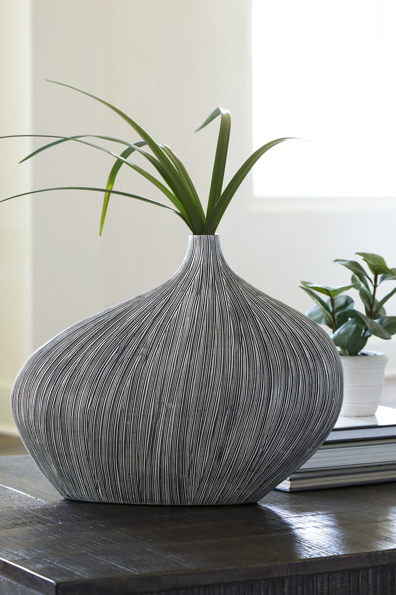 Donya Vase image