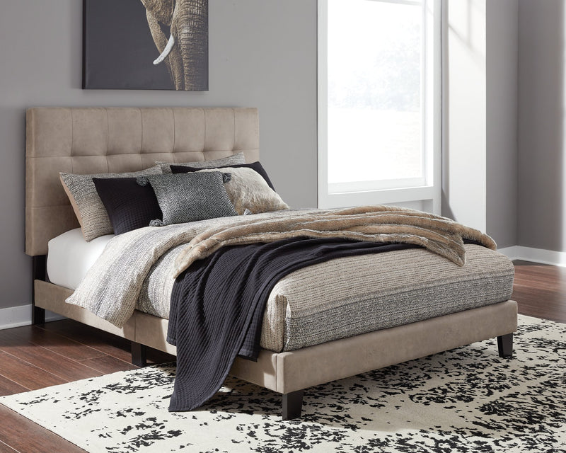 Adelloni Upholstered Bed