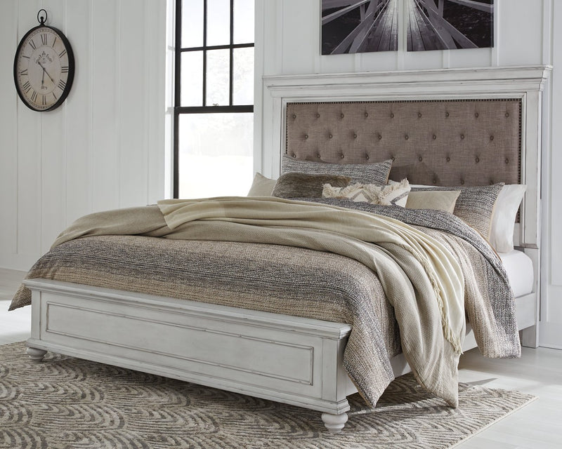 Kanwyn Panel Bed