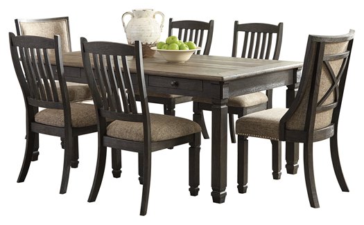 Tyler Creek Dining Room Set