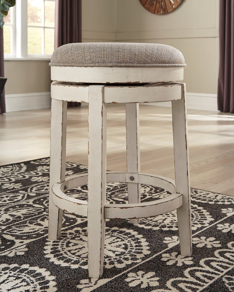 Realyn Counter Height Bar Stool image