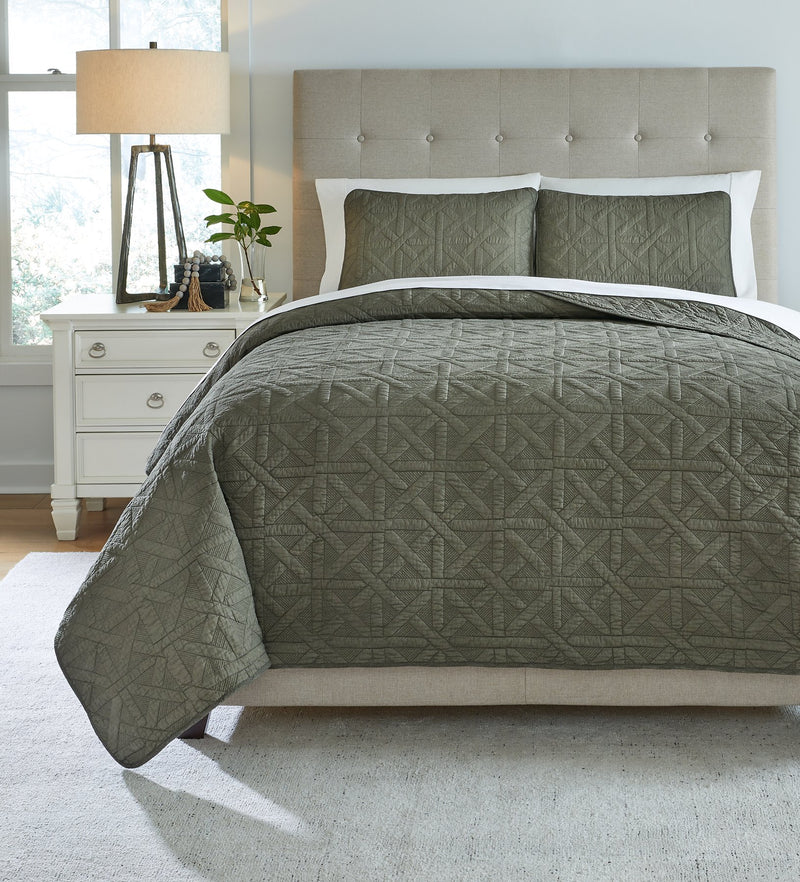 Guslea King Coverlet Set image