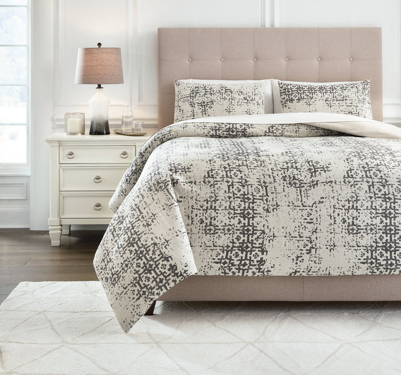 Addey King Comforter Set image